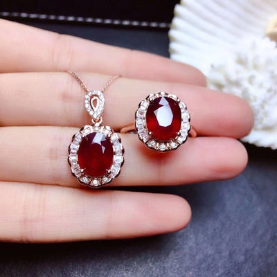 LuxeJewels™ – Ruby Royale Edition