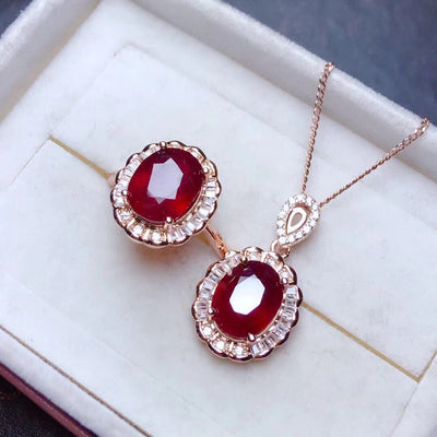 LuxeJewels™ – Ruby Royale Edition