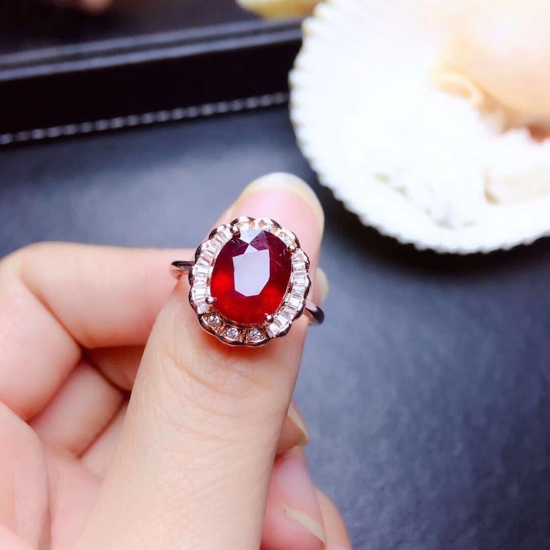 LuxeJewels™ – Ruby Royale Edition