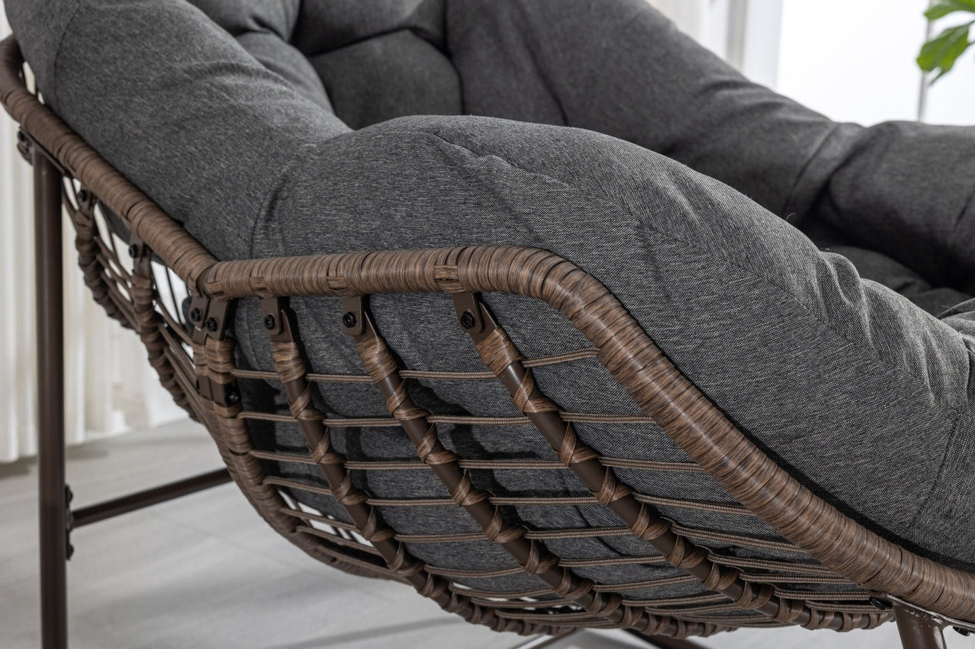 LuneluX_Home – Outdoor Rocking Lounge Chair with Cushion (Grey)